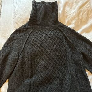 Vince charcoal grey cable knit turtleneck sweater L